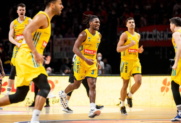 也开始崭露 也开始崭露